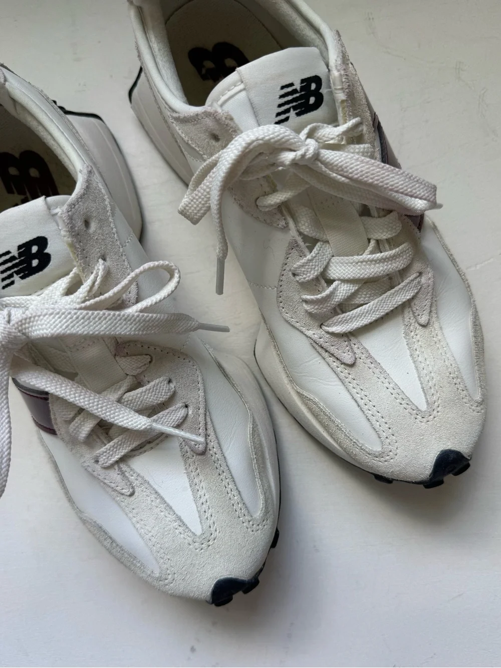 New Balance 327 Sneakers